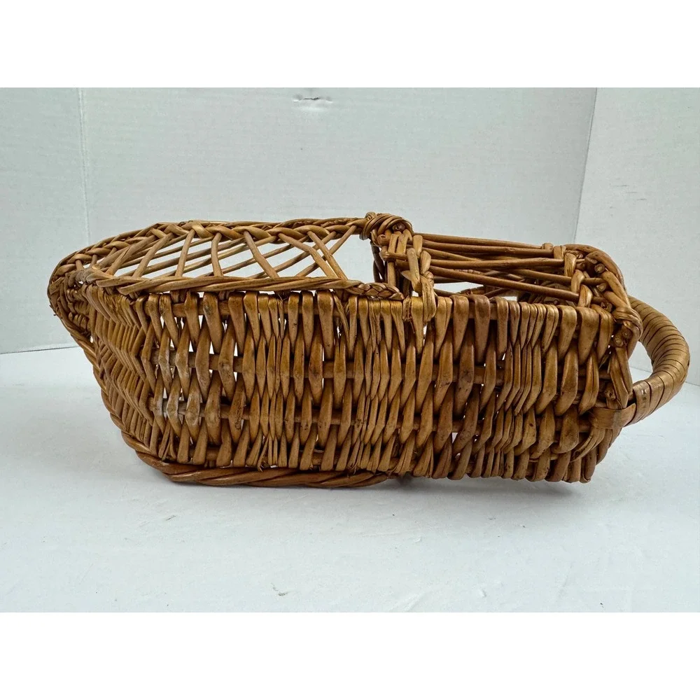 Vintage Woven Wicker Wine Bottle Cradle Rattan Pourer Basket Rustic Home Decor